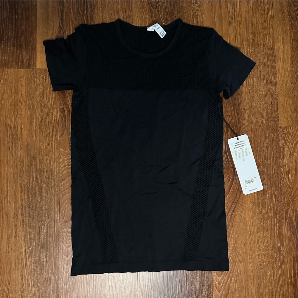 NWT Alo tshirt